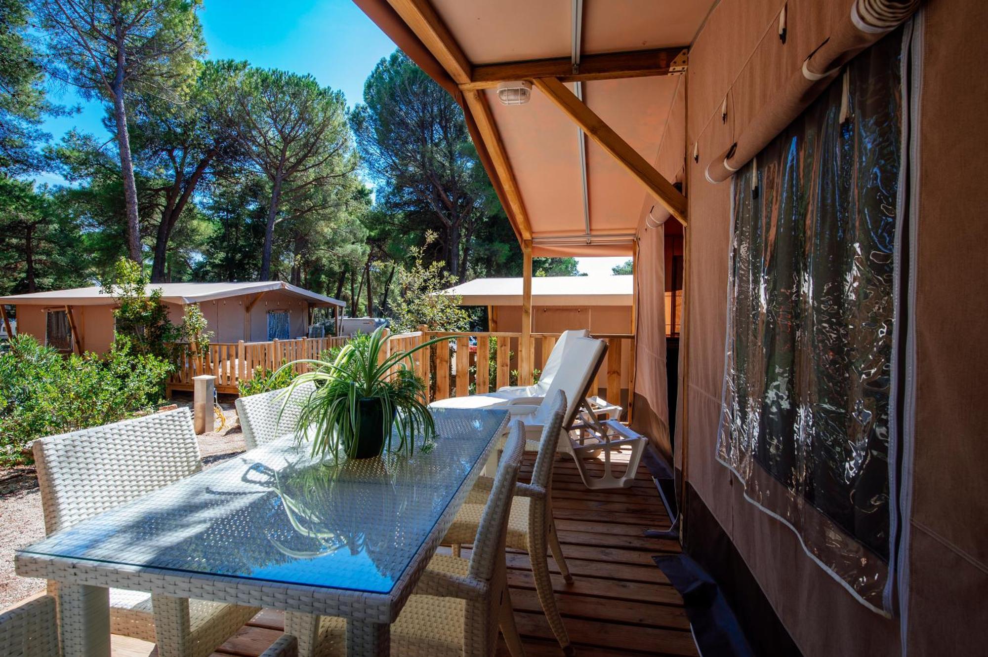 Zaton Holiday Resort Glamping Tents Nin Exterior photo
